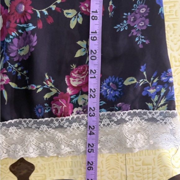 Vintage Lily White Floral Tank Top - Picture 10 of 10